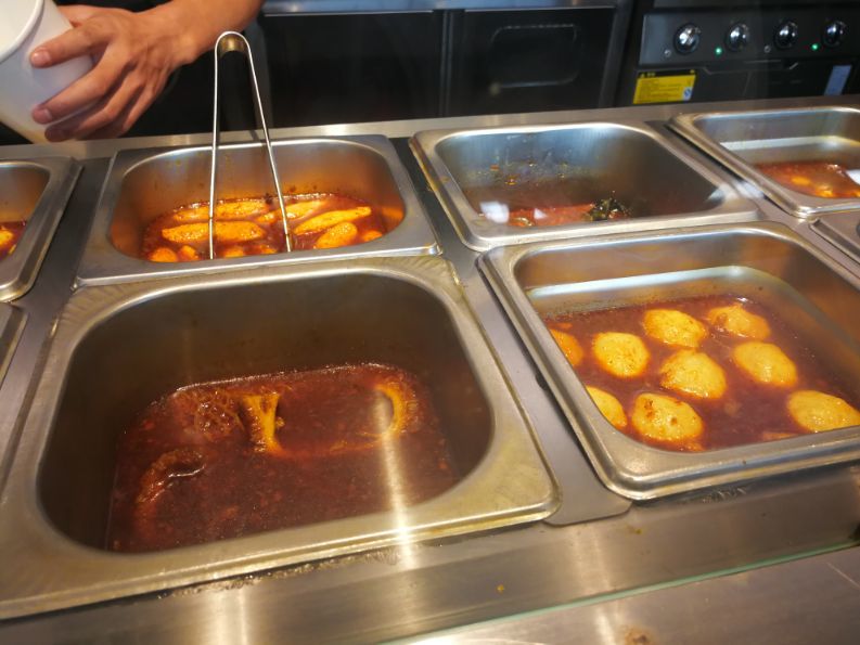 北京|北京三里屯美女排队也要吃的咖喱 街边美食小店 生意火爆味道好