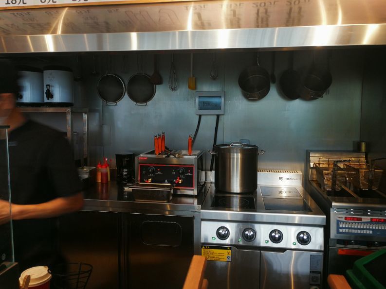 北京|北京三里屯美女排队也要吃的咖喱 街边美食小店 生意火爆味道好