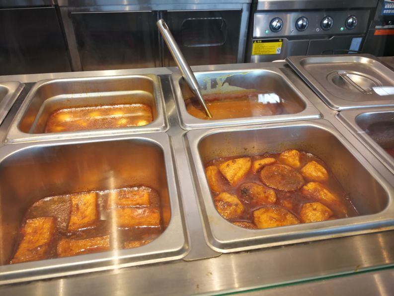 北京|北京三里屯美女排队也要吃的咖喱 街边美食小店 生意火爆味道好