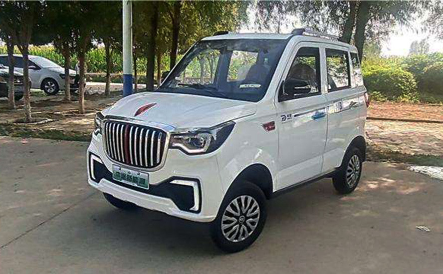 最霸气老头乐红旗版老年代步车曝光四门四座皮座椅