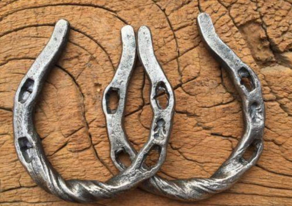为什么古代的马都要打上马蹄铁,不打马蹄钉后果究竟有多严重?
