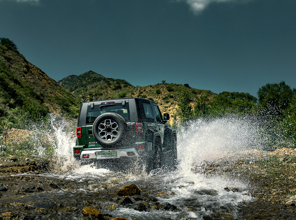 北京|越野界的全新“搅局者”！入门搭2.0T＋四驱，比牧马人霸气，还配双开门