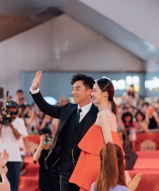 郑恺老婆苗苗被曝产子后首发文,鼓励网友保持初心,满满正能量