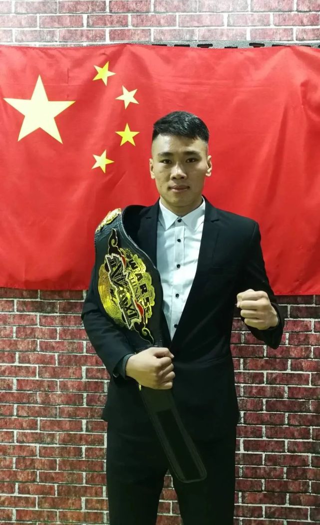 魏锐金鹰上演巅峰对决,超级新人王75kg总冠军谁能问鼎?_腾讯新闻