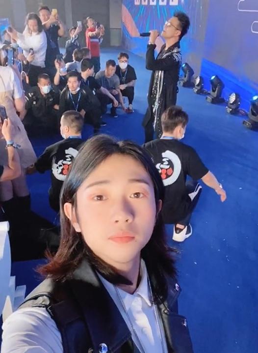 汪峰|汪峰商演捞金架子大？3首歌出场费高达240万，唱完就走被批耍大牌