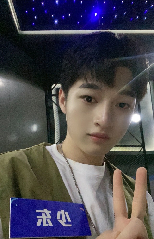 原来少东虽然外表呆萌,但是性格却很直,想必一直关