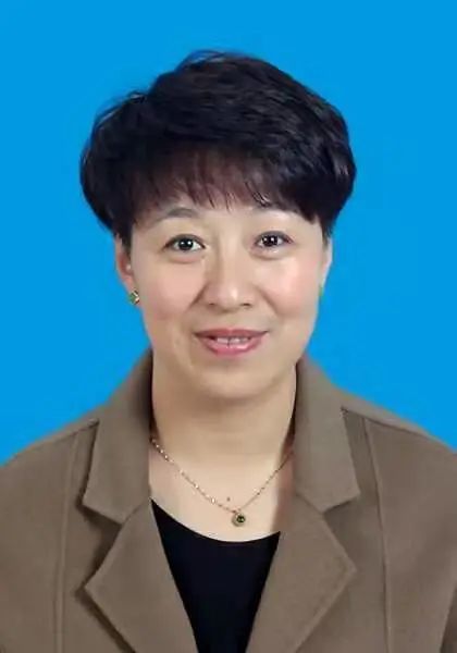 李凤玲,女,巴彦淖尔市凤平印