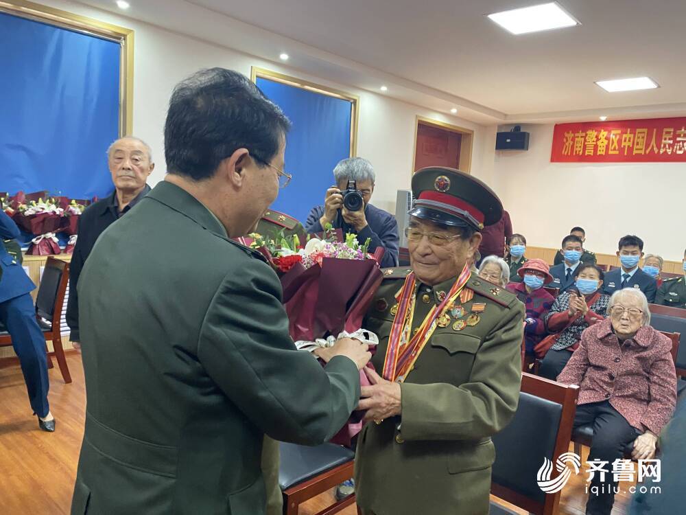 纪念章|一枚枚纪念章、一张张书法作品……向这些老战士致敬！