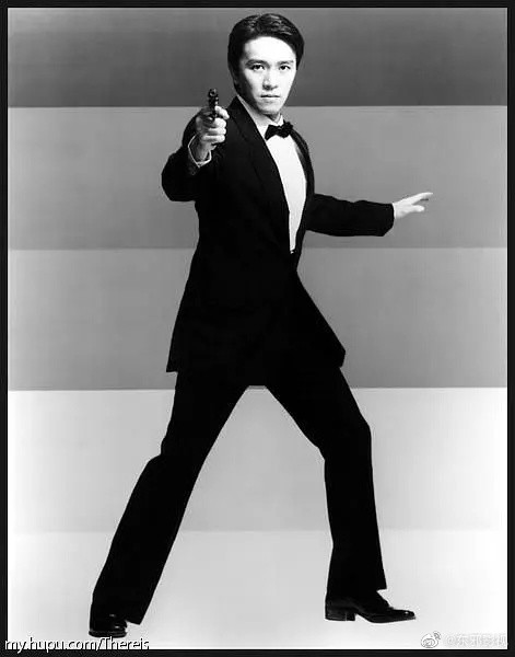 周星驰|周星驰方否认拖欠巨额债务