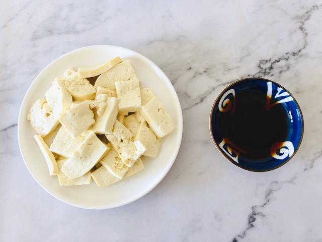 包子|北京一家三口家常晚餐，包子搭配凉菜和杂粮粥，网友：简单还解馋