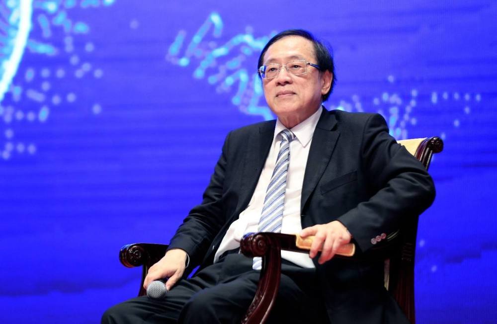 姚期智|姚期智：不到三十拿到两个博士学位，72岁高龄终于改回中国国籍