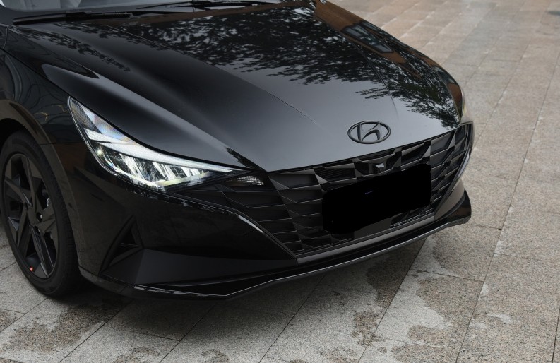 全黑版现代伊兰特你见过吗?酷似"黑武士",你喜欢吗