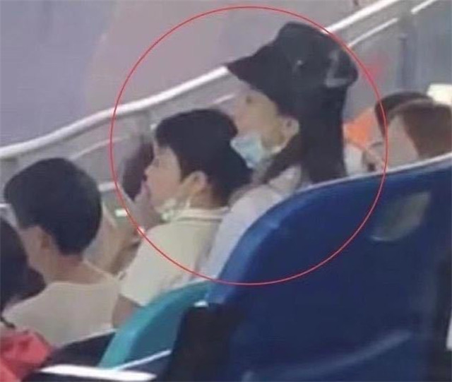 angelababy|Baby专访绝口不提黄晓明，57％网友认为已离婚，她现身回应