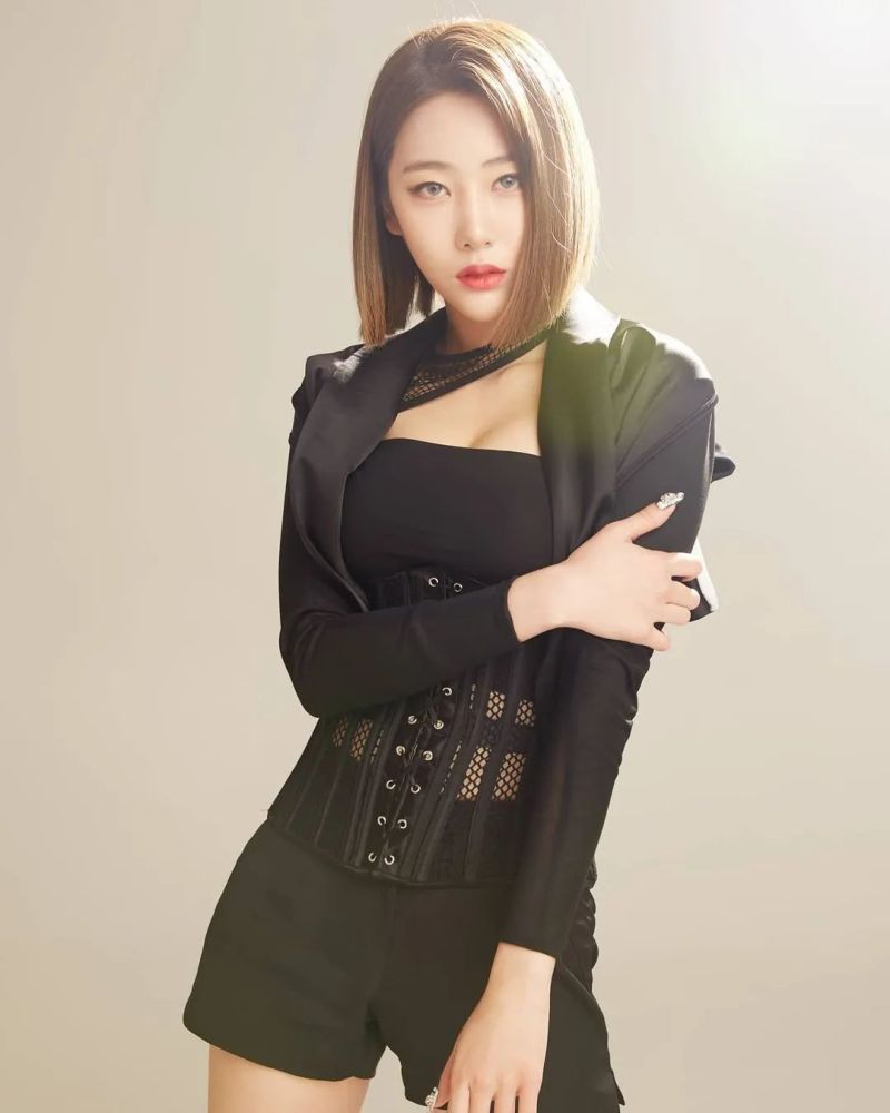 众所周知小in,aka美女挖掘机:两分钟,我会让你们知道金惠美的全部信息