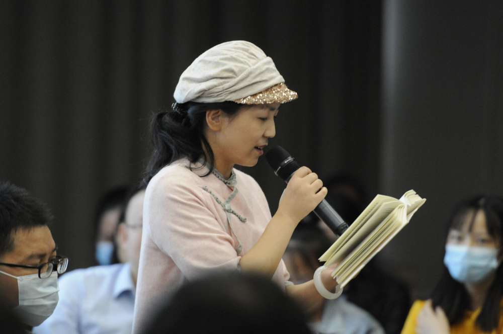 牙韩彰|乡情细语里饱含浓重的人文情怀——牙韩彰散文集《屈指家山》受壮乡读者关注