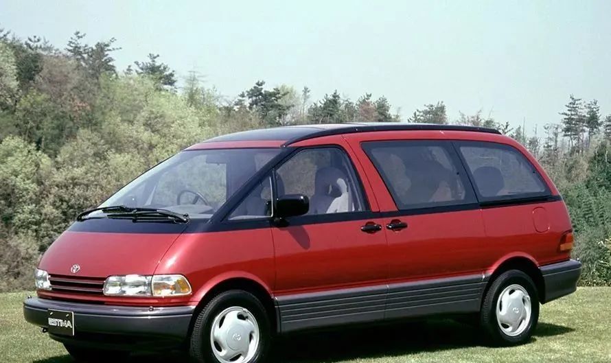 丰田estima是其在日本的叫法,我们更喜欢叫它为大霸王