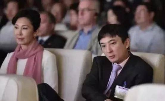 王思聪|翻身仗？王思聪登顶胡润百富榜首，早前旗下公司破产，产品被拍卖