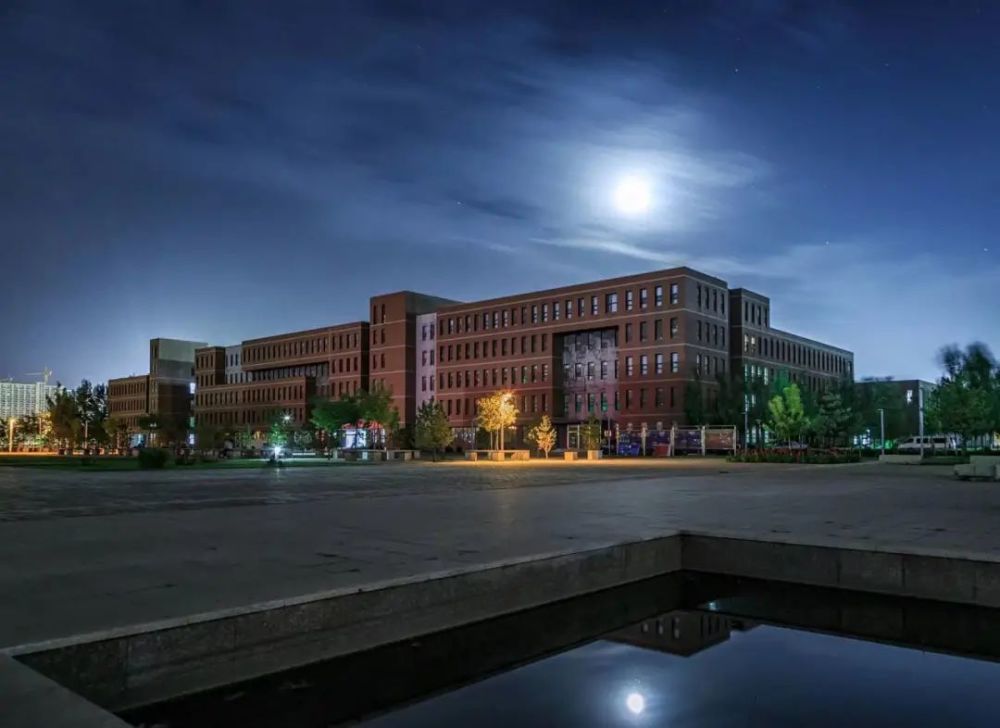 有奖问答:解锁内大,用何成语?