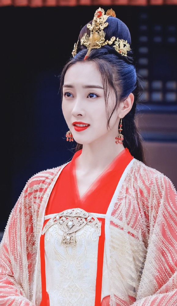 师姐宣璐再演古装剧,与成毅合作,造型美丽不输陈情令