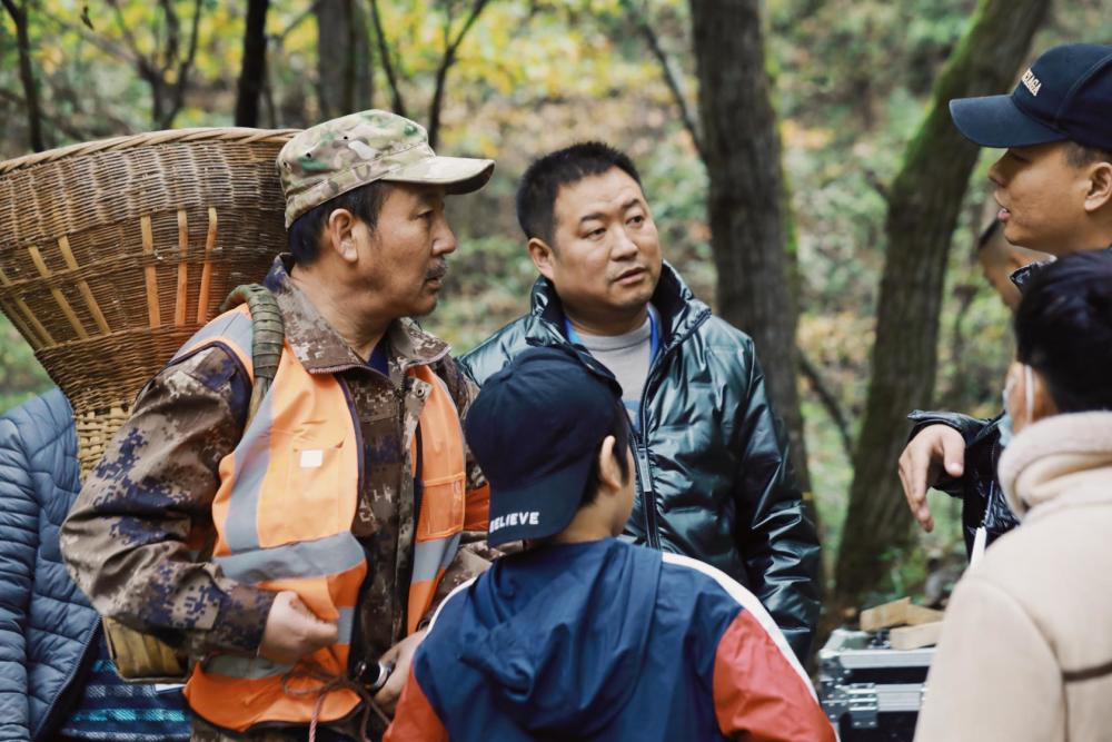 生态环保电影爷爷的牛背梁在月亮垭开机