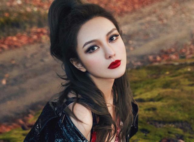 周扬青|周扬青吐槽妈妈奢侈，要买价值两万六的洗面奶，劝她千万别学下单