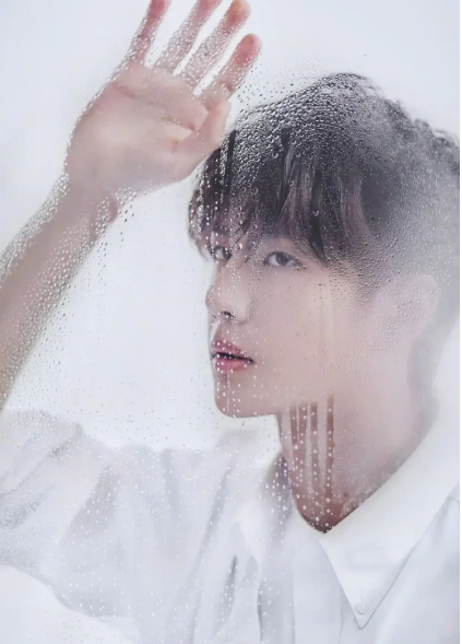 明星湿发造型合集:王一博,娜扎,杨幂,迪丽热巴,王俊凯