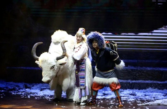 天湖·四季牧歌|西藏当雄县原创游牧文化歌舞剧《天湖·四季牧歌》进京演映