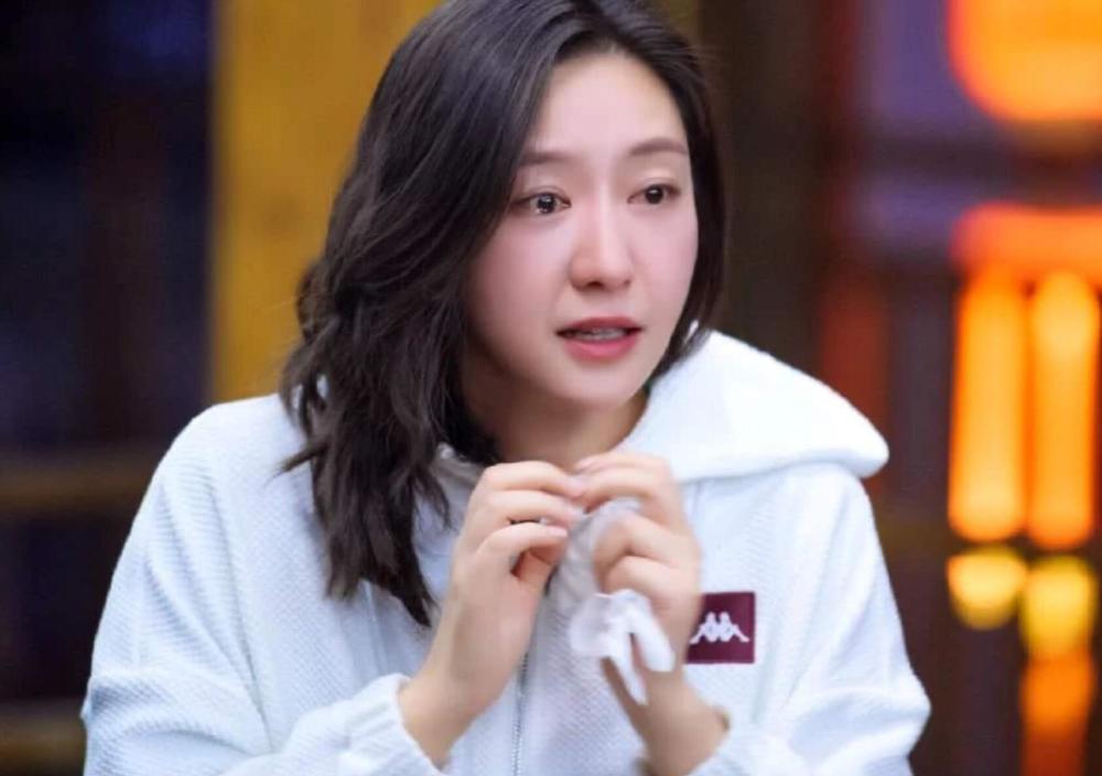 演员请就位|《演员请就位》话题不断，唐一菲果断退赛引热议，原来要演这角色