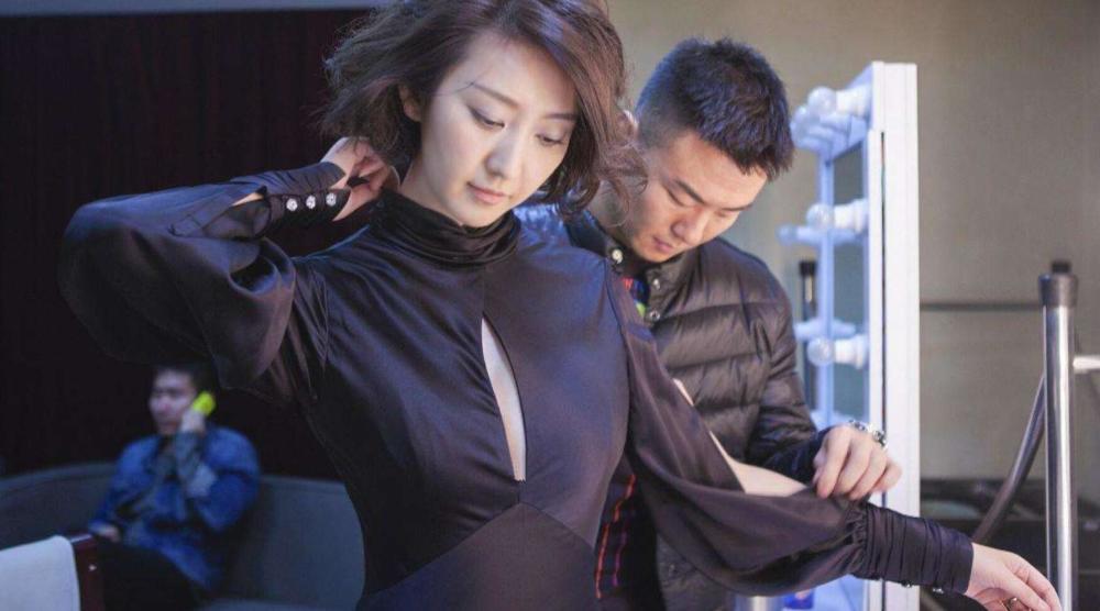 演员请就位|《演员请就位》话题不断，唐一菲果断退赛引热议，原来要演这角色