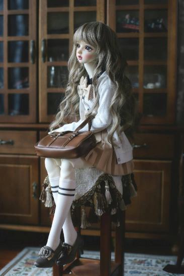 路人想碰bjd娃娃怎么办,网友:说出价格吓死他