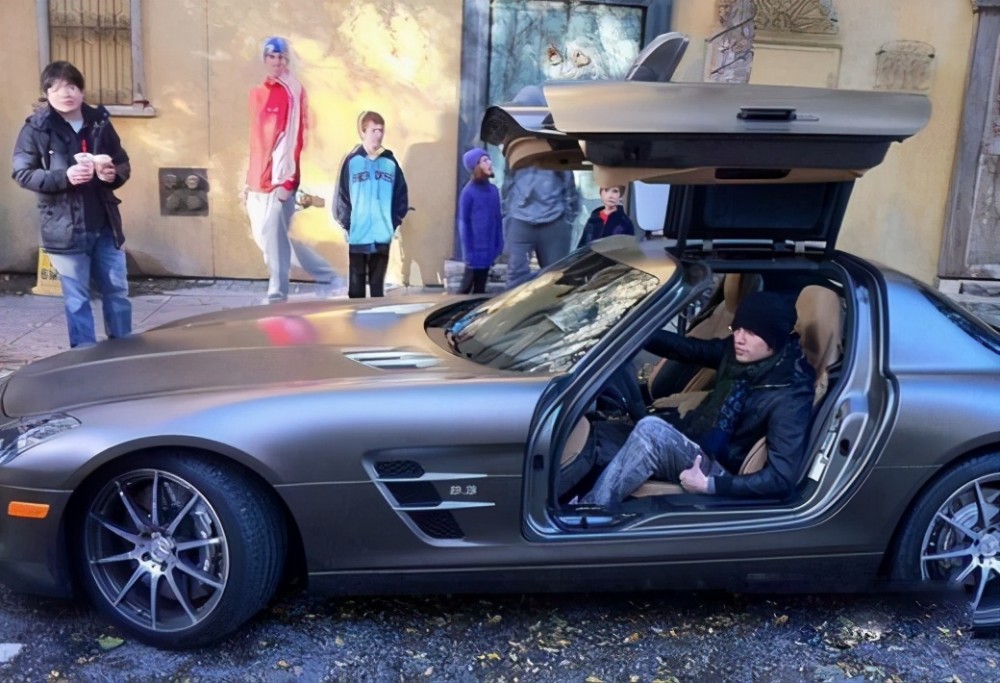 郭德纲开车靠推邓超被围观吴宣仪考6次科一明星也怕考驾照