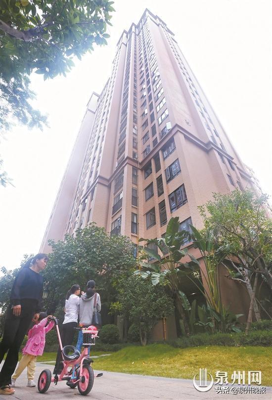惶恐泉州这个小区前天掉菜刀昨天掉水果刀上个月还掉电钻