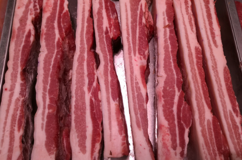 买五花肉时记住要说二刀肉店家知道你内行不敢忽悠你