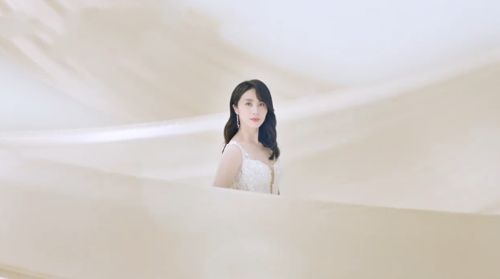 孙莉|复出了！孙莉最新广告片身材气质绝了，为黄磊生三娃后仍是少女颜