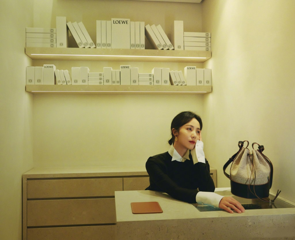 孙莉|复出了！孙莉最新广告片身材气质绝了，为黄磊生三娃后仍是少女颜