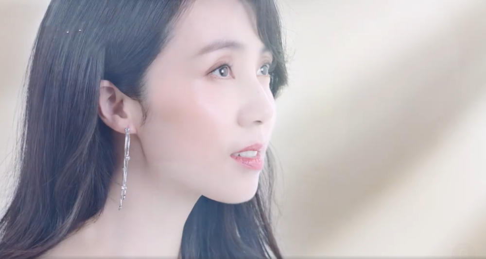 孙莉|复出了！孙莉最新广告片身材气质绝了，为黄磊生三娃后仍是少女颜