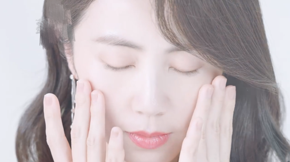 孙莉|复出了！孙莉最新广告片身材气质绝了，为黄磊生三娃后仍是少女颜