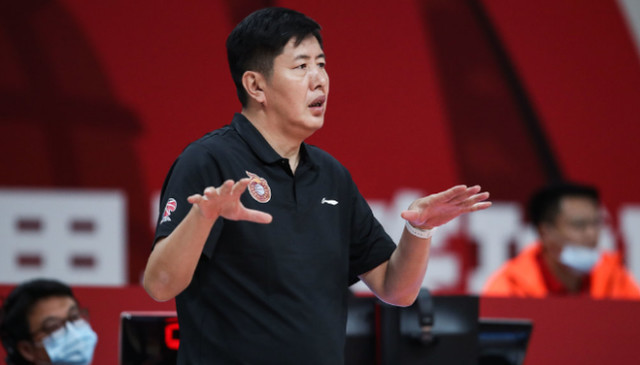 soma步被吹走步cba主帅赛后表态有些犯规可吹可不吹