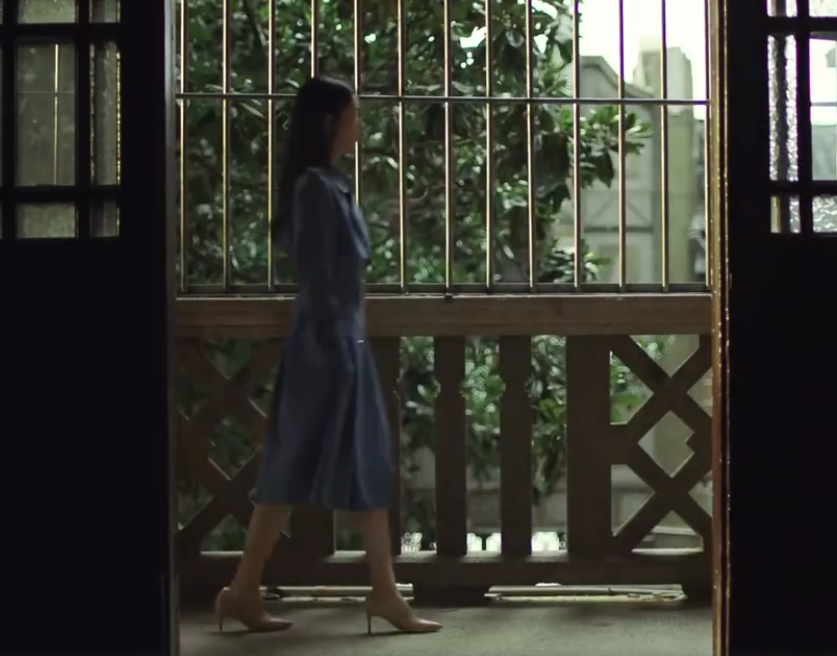 赵丽颖|赵丽颖《谁是凶手》再度演绎反派角色，穿白大褂笑容瘆人，让人直起鸡皮疙瘩