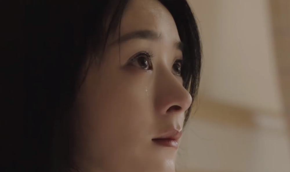 赵丽颖|赵丽颖《谁是凶手》再度演绎反派角色，穿白大褂笑容瘆人，让人直起鸡皮疙瘩