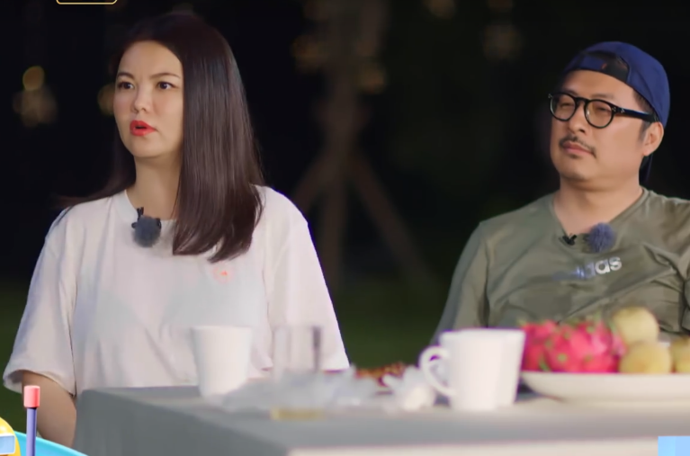哎呀好身材李湘王岳伦爆发矛盾谁注意到李湘的眼神不愧是霸道总裁