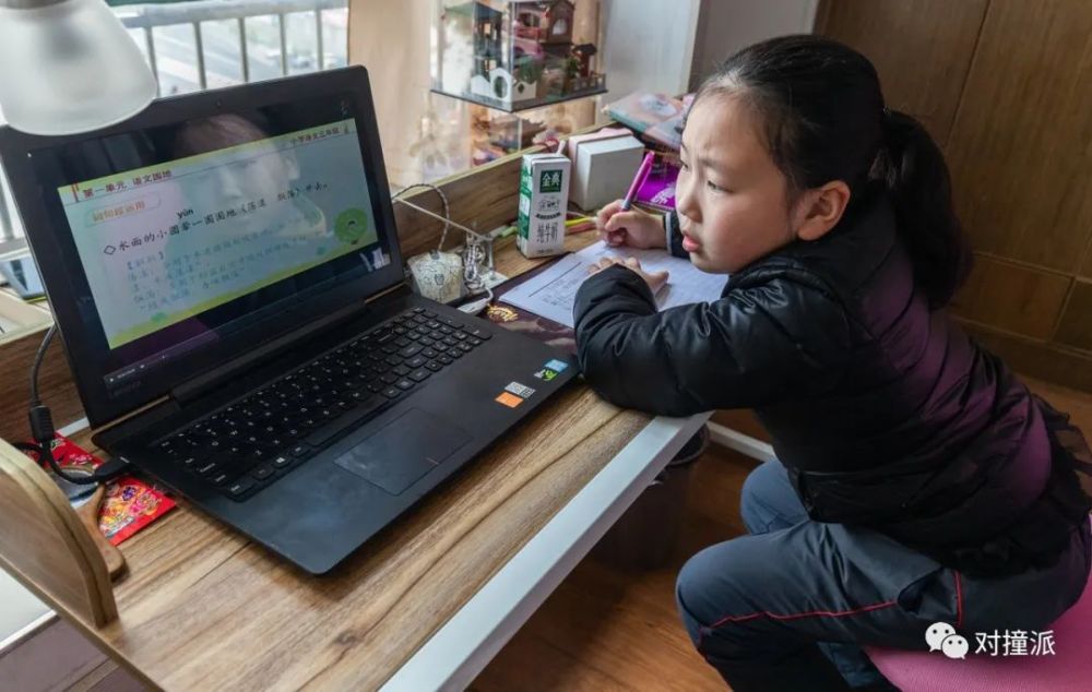 海淀黄庄|一零后重返海淀黄庄：线上教育击不垮黄庄 报名师课还要靠抢