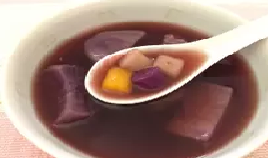 秋天天气干燥 这9款滋润糖水要多喝 助你赶走秋燥 简单易做 芋圆 番薯 冰糖 桃胶 银耳 糖水