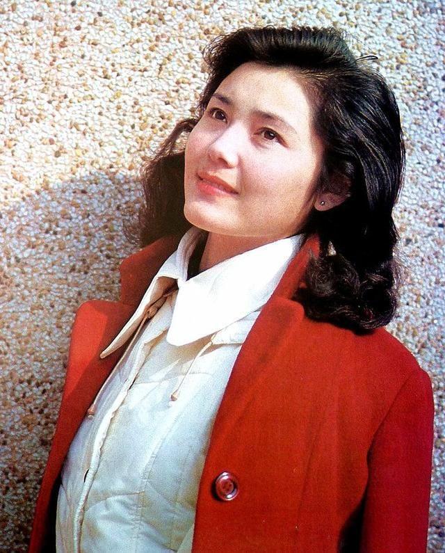 80年代东方美人姜黎黎从护士转行演员演红杜丹红极一时