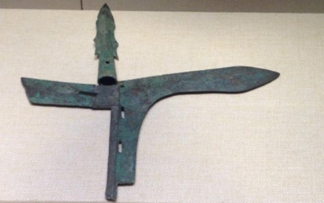 朴刀|朴刀讲究劈砍，为何梁山好汉热衷搠刺？水浒：我们用的朴刀不同！