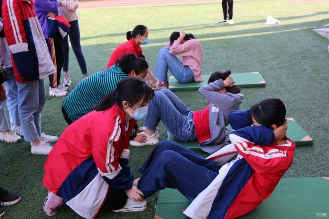 《意见》发布后要求各地开齐开足上好体育课,严格落实学校体育课程