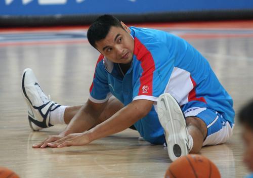 能在姚明头上爆砍三四十分,当年的刘玉栋为什么进不了nba?