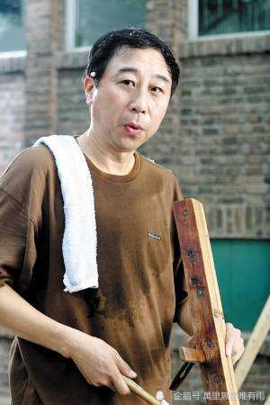 86年与刘伟首次搭档《虎年说虎》,87年参演马季经典相声《五官争功》