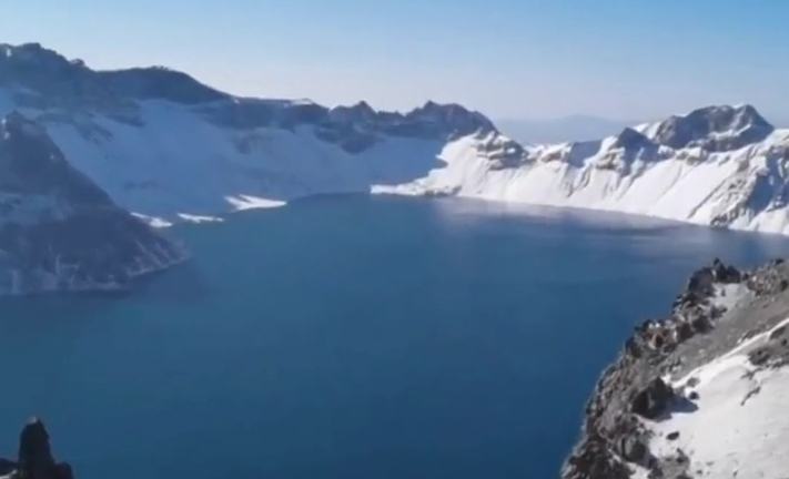 天池水怪？曝长白山天池出现不明物体 这到底是什么？