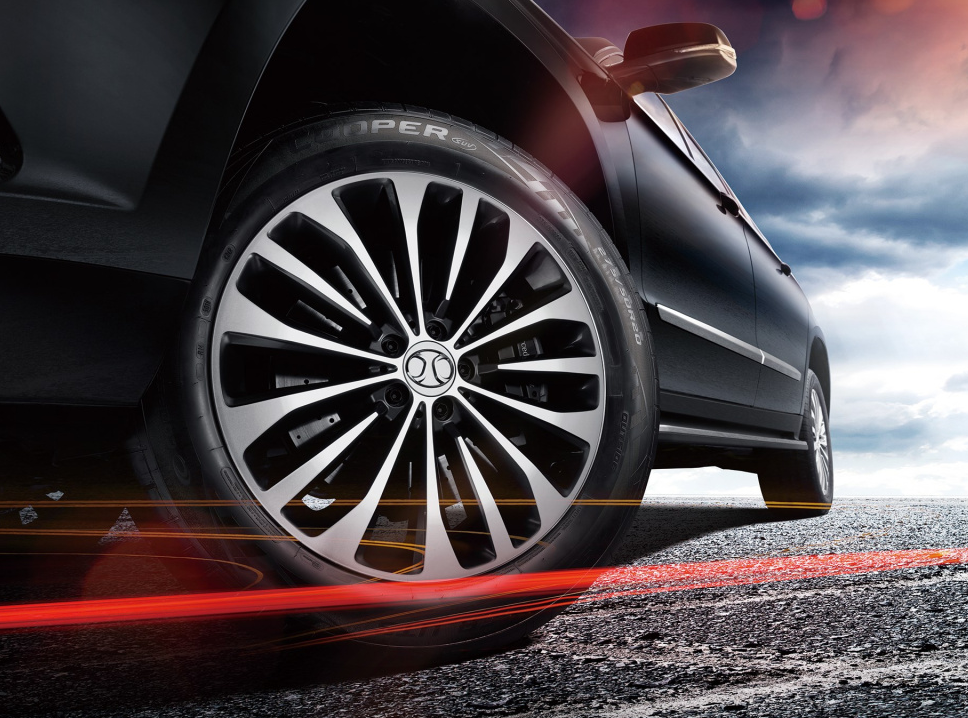 全时四驱|最不该被冷落的国产巨无霸，标配全时四驱，气场强过宝马X7，搭V8引擎